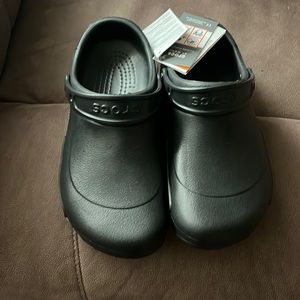 NWT CROCS bistro clog men’s size 9 women’s size 11 brand new never worn NWT